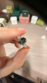 Load image into Gallery viewer, 1.5ct oval lab grown alexandrite ring