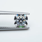 Load and play video in Gallery viewer, Cushion D FL moissanite