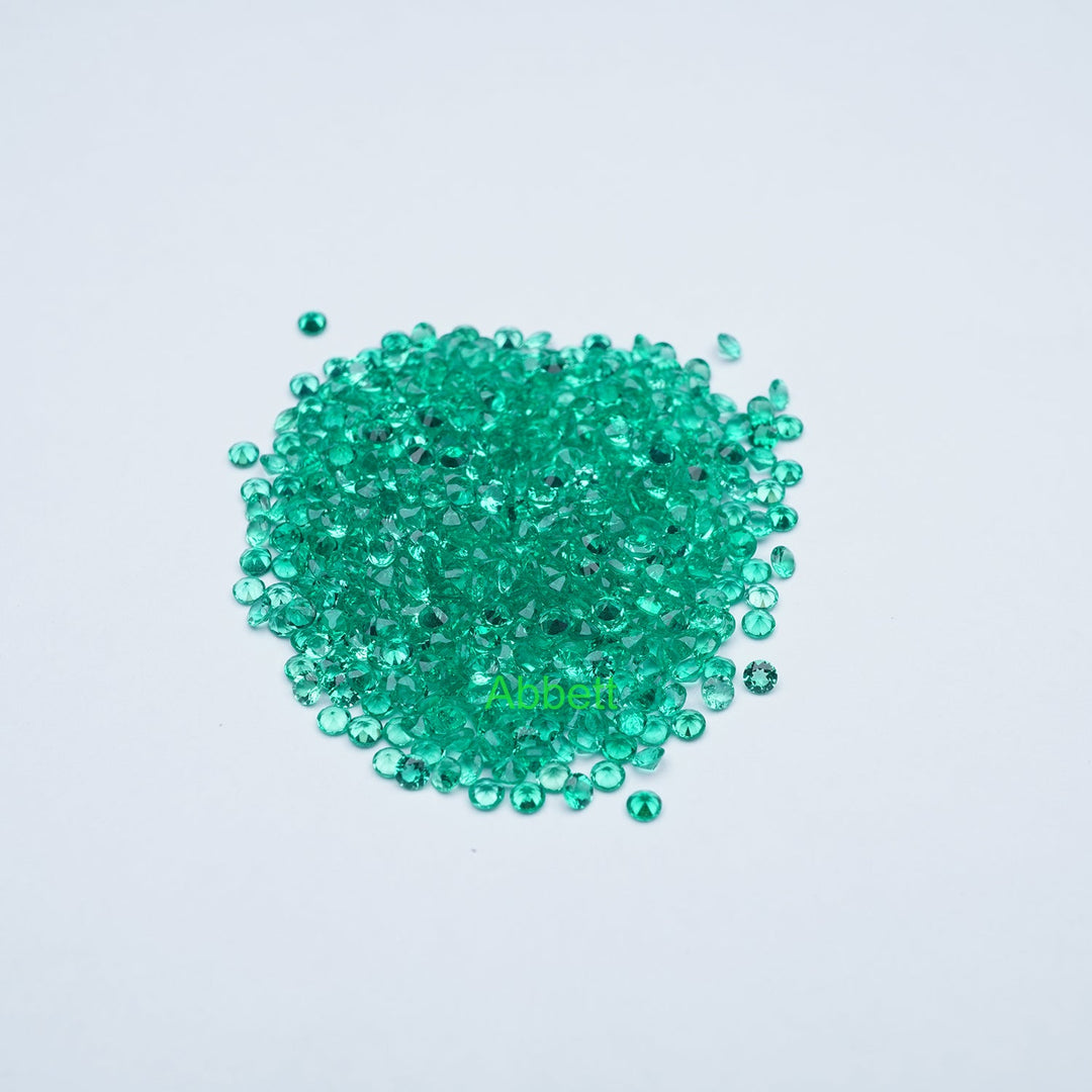 Round lab grown emerald melee