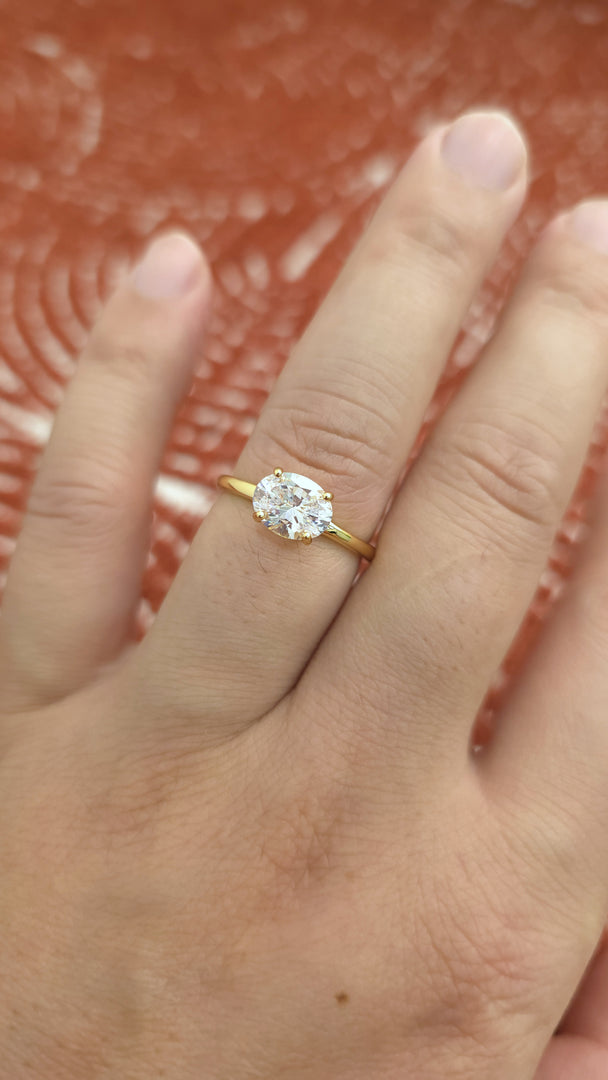 2ct Oval cut lab grown diamond crown curved engagement stacking rings for woman
