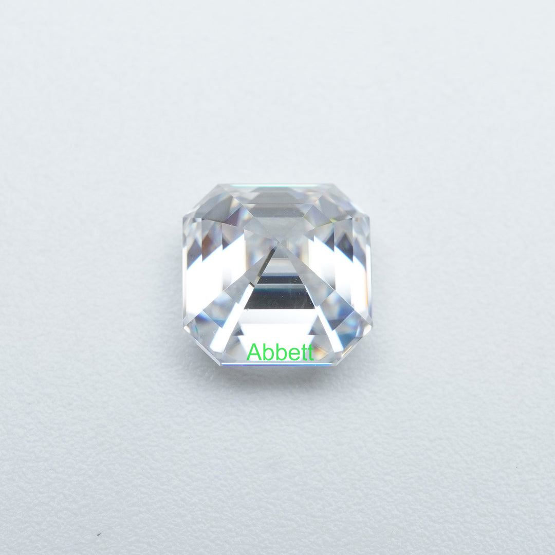 Asscher_colorless_moissanite_3