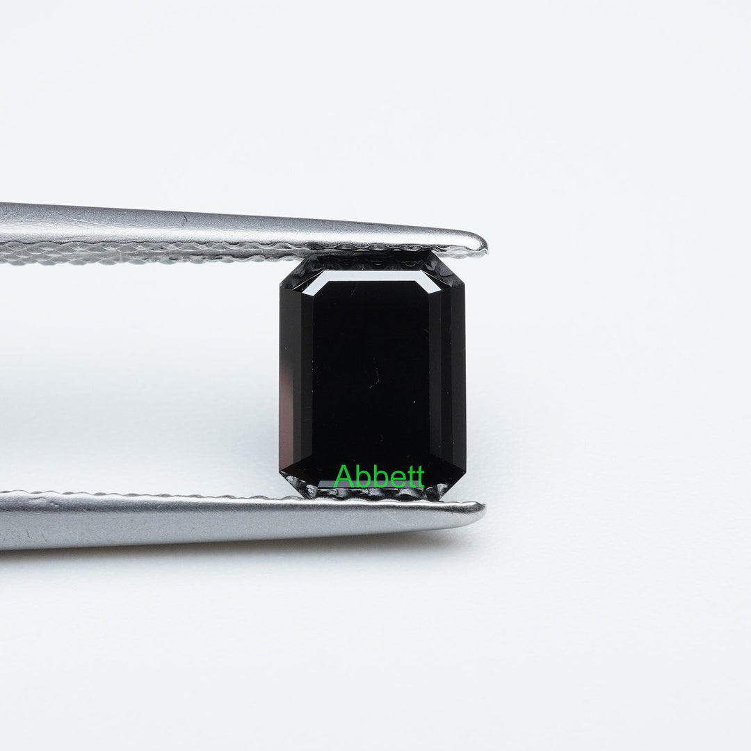 Emerald black moissanite