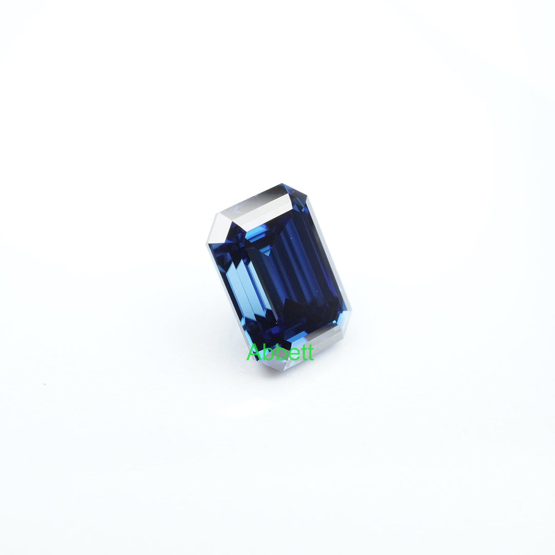 Emerald blue moissanite