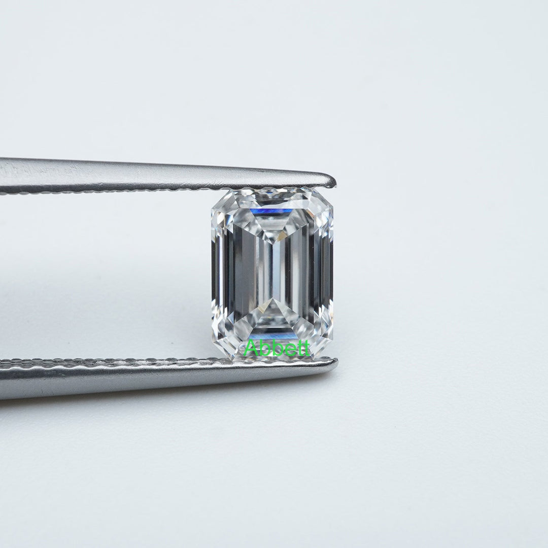 Emerald colorless lab grown diamond