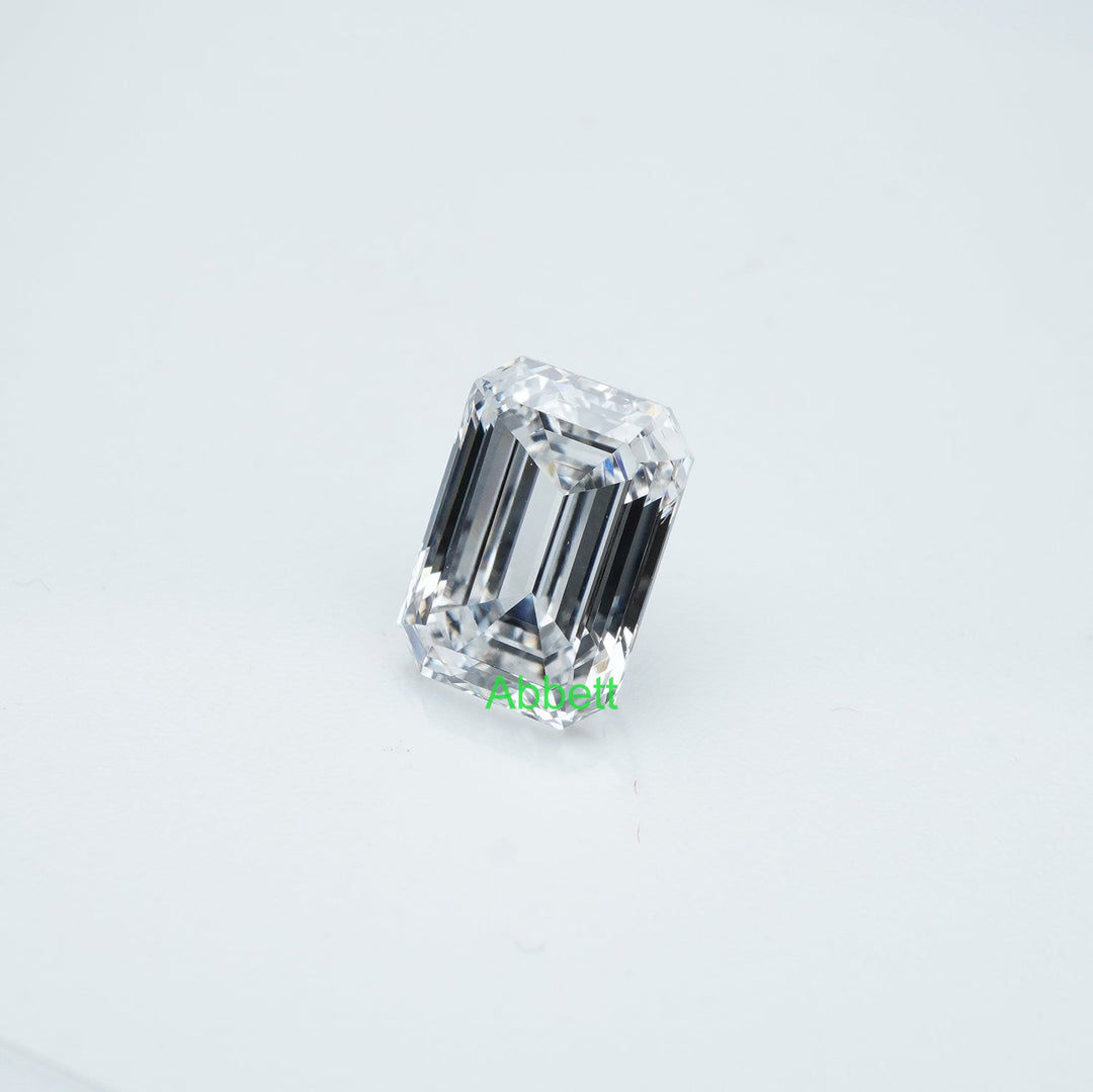 Emerald colorless lab grown diamond