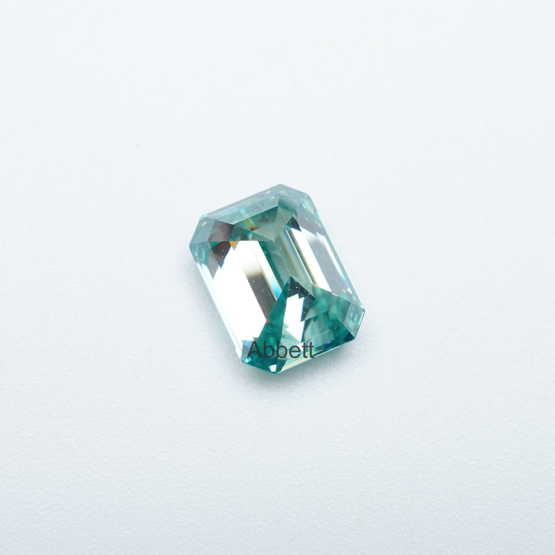 Emerald teal moissanite