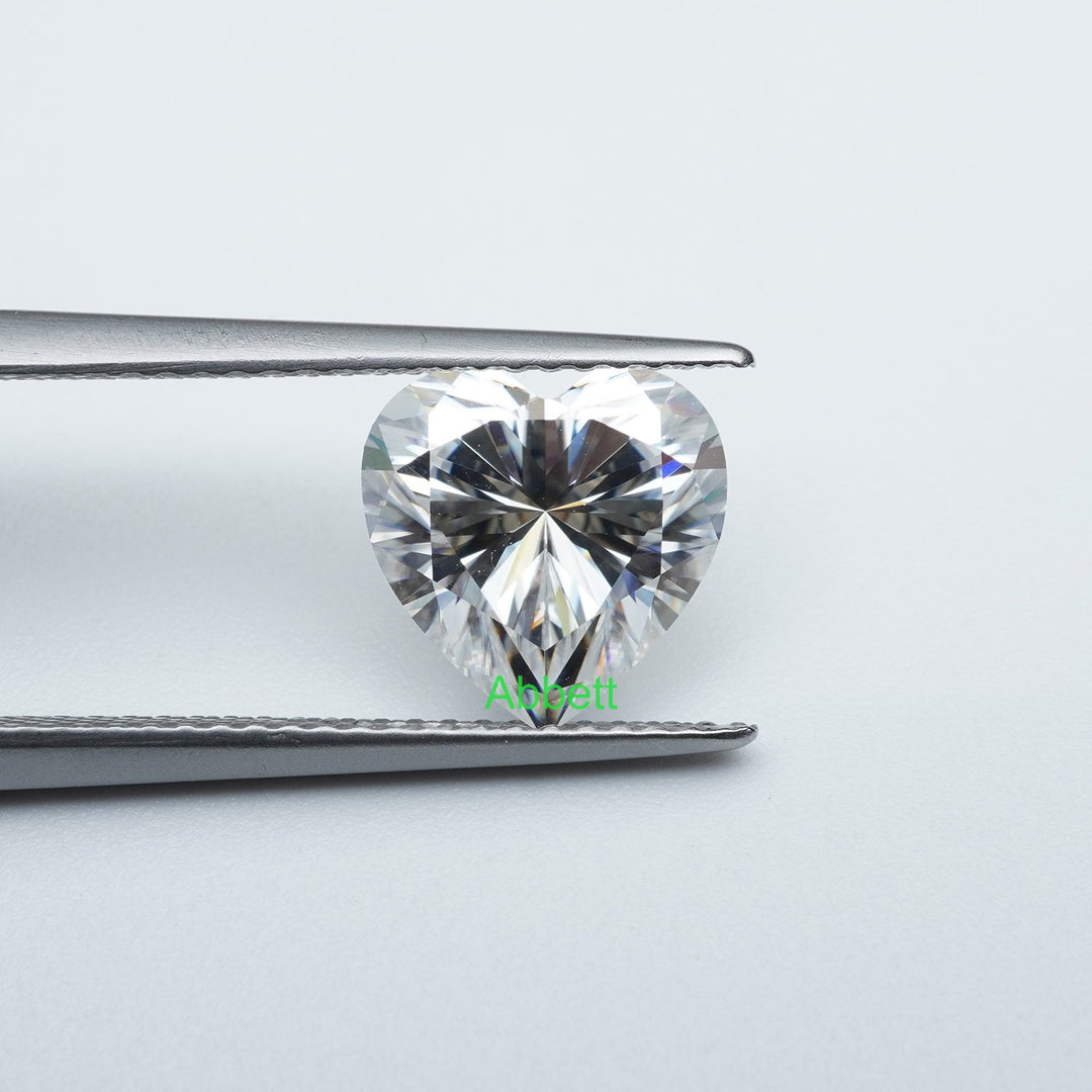 Heart D FL moissanite