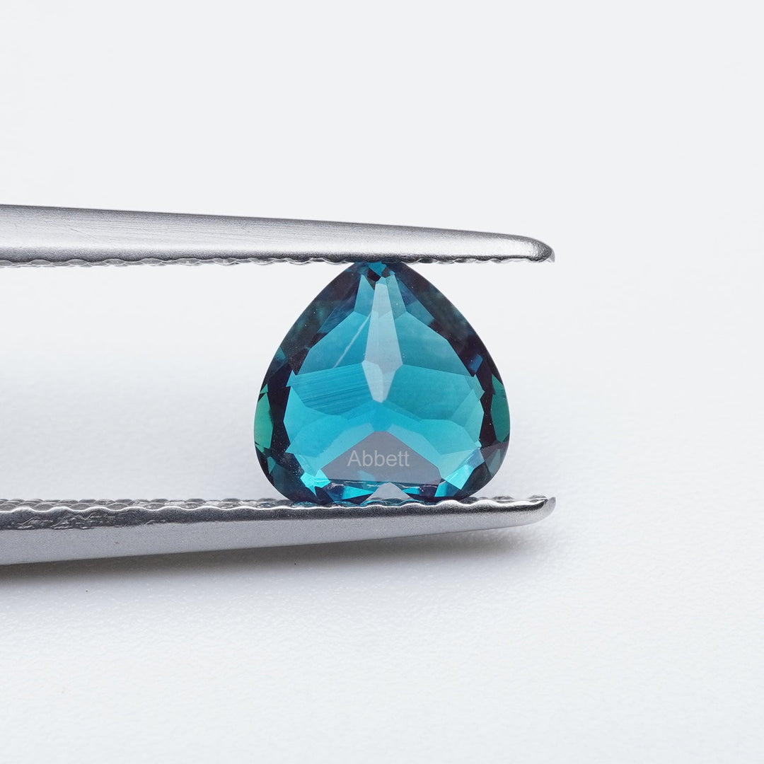 Heart lab grown alexandrite