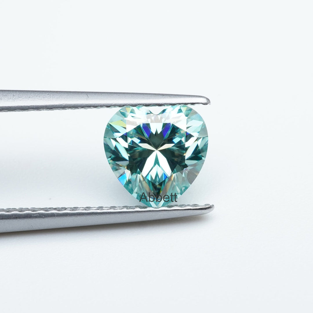 Heart teal moissanite