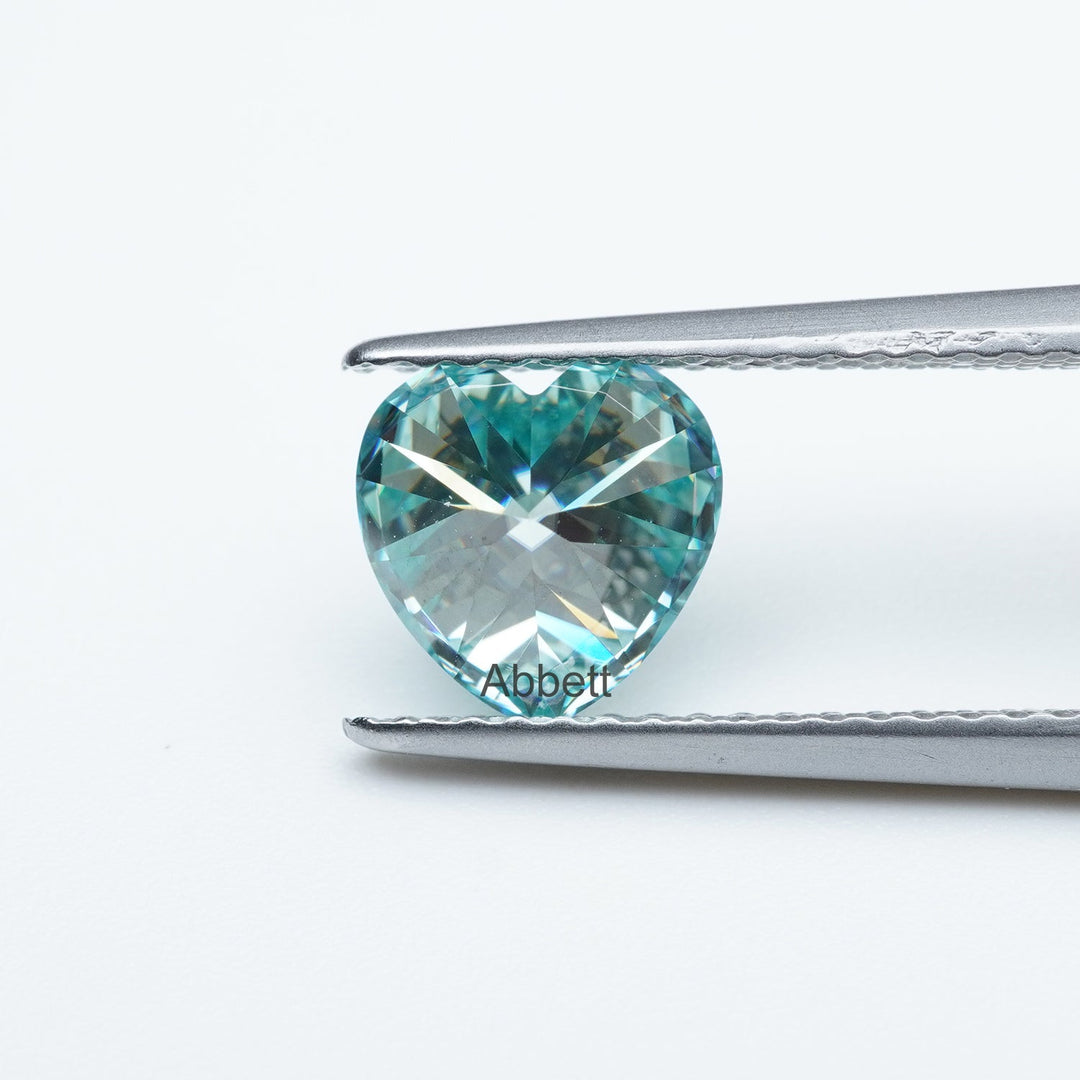 Heart teal moissanite
