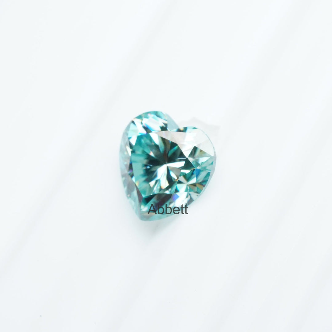 Heart teal moissanite