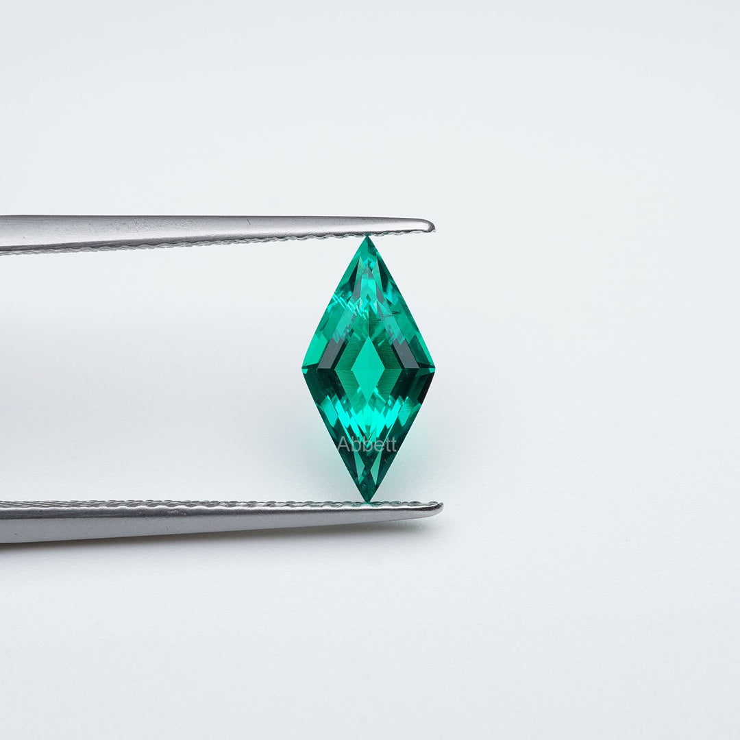 Kite lab grown emerald