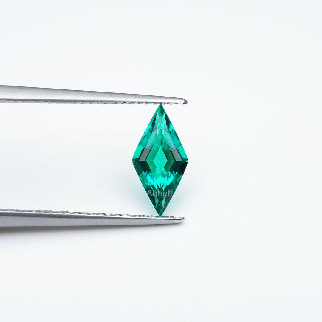 Kite lab grown emerald