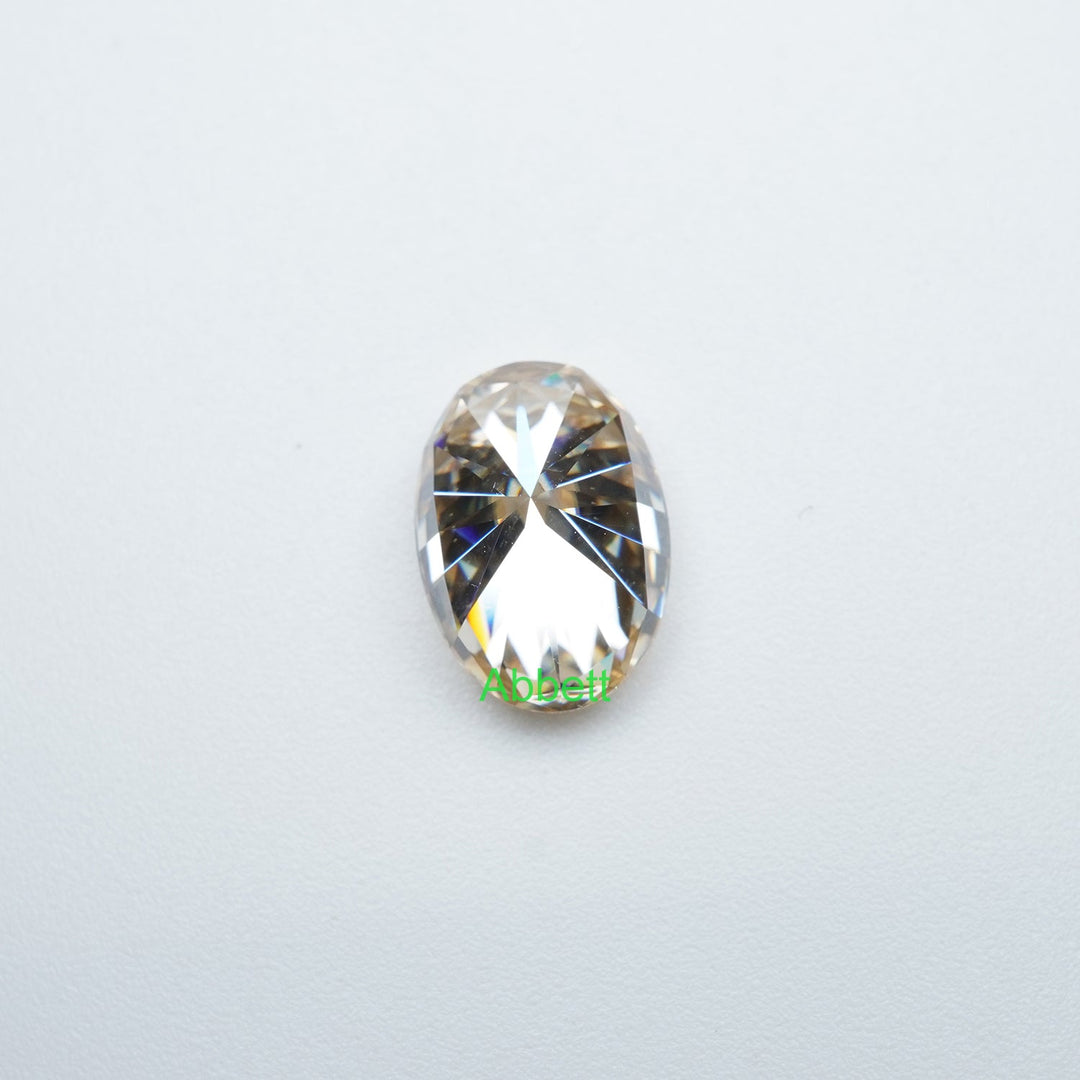 Oval brown moissanite