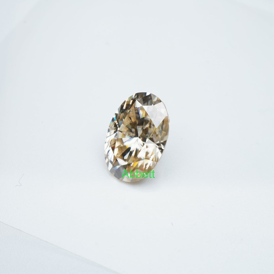 Oval brown moissanite