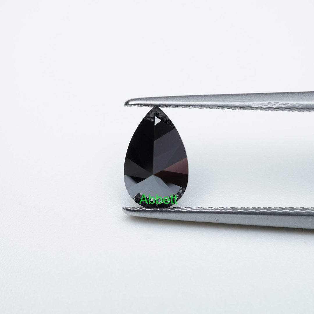 Pear black moissanite