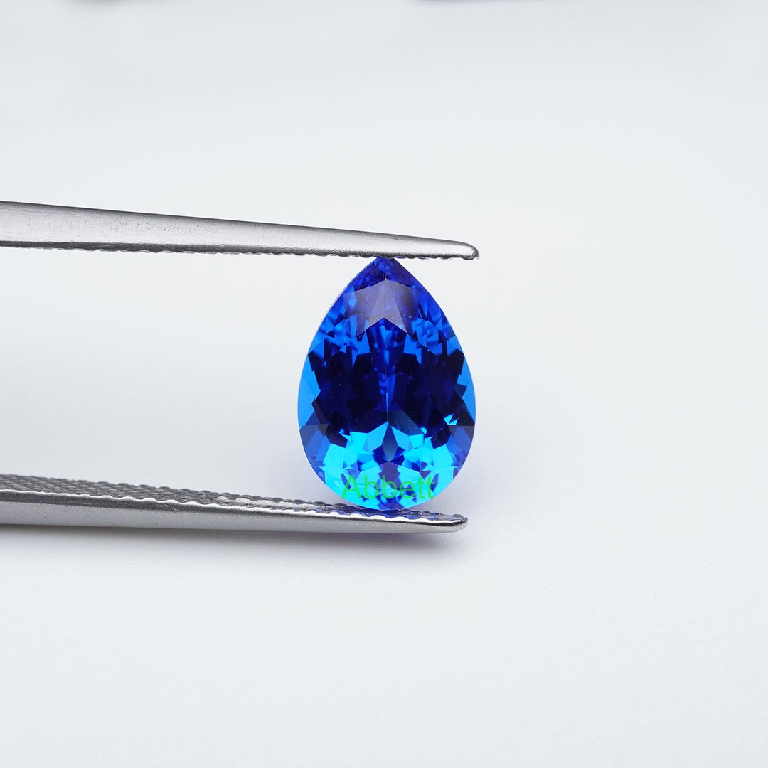 Pear lab grown cobalt spinel