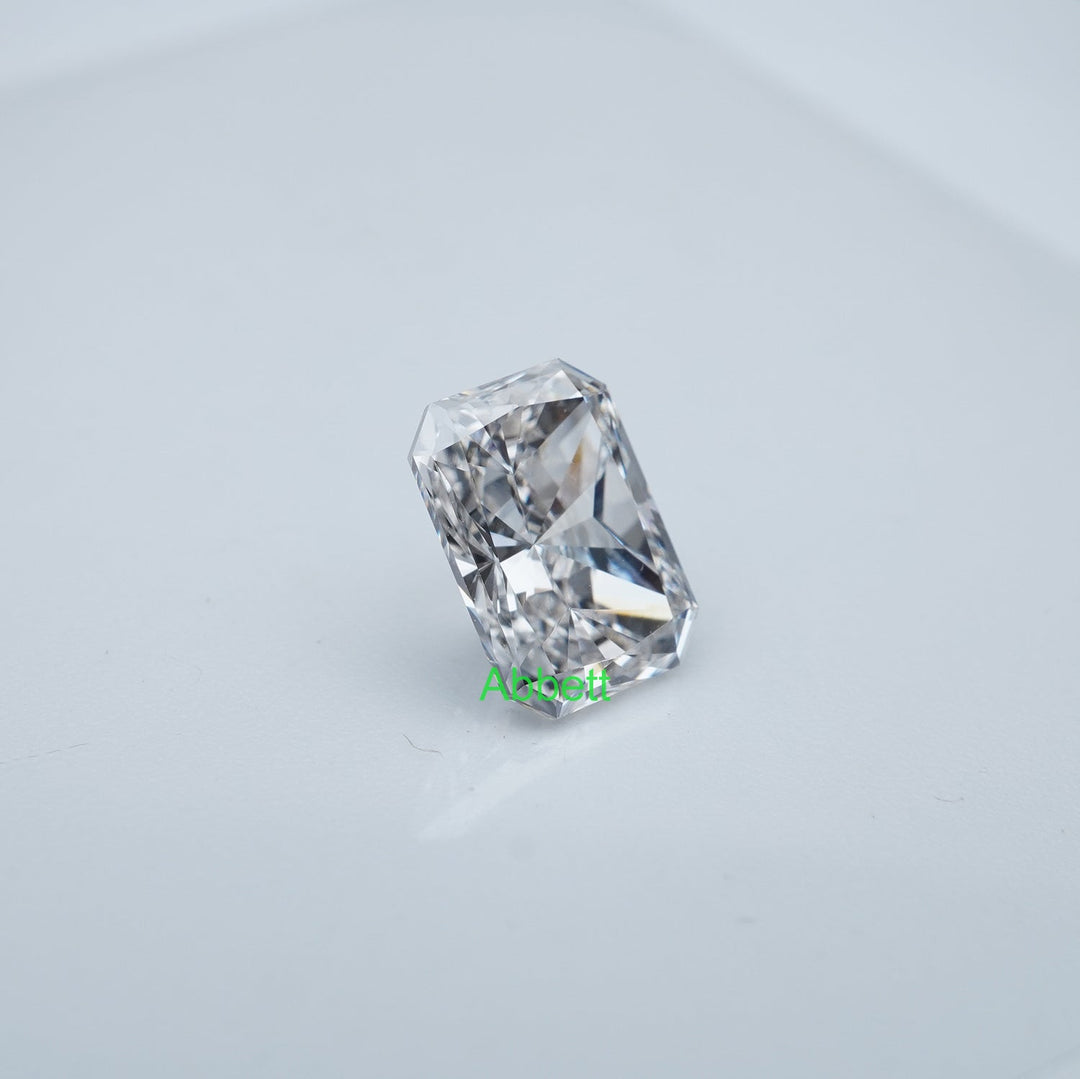 Radiant colorless lab grown diamond