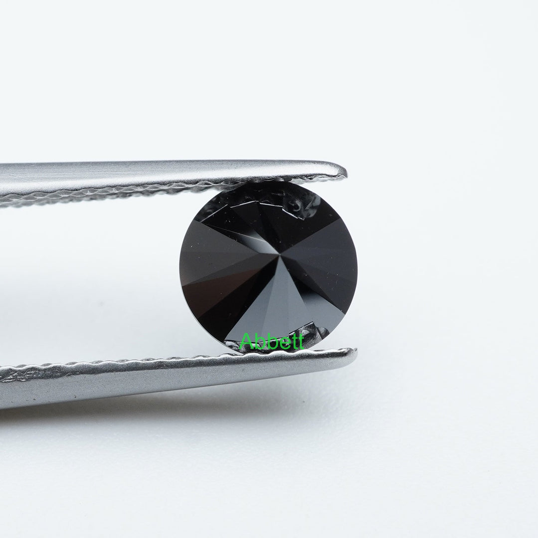 Round black moissanite