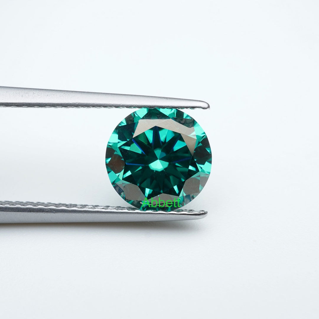 Round green moissanite