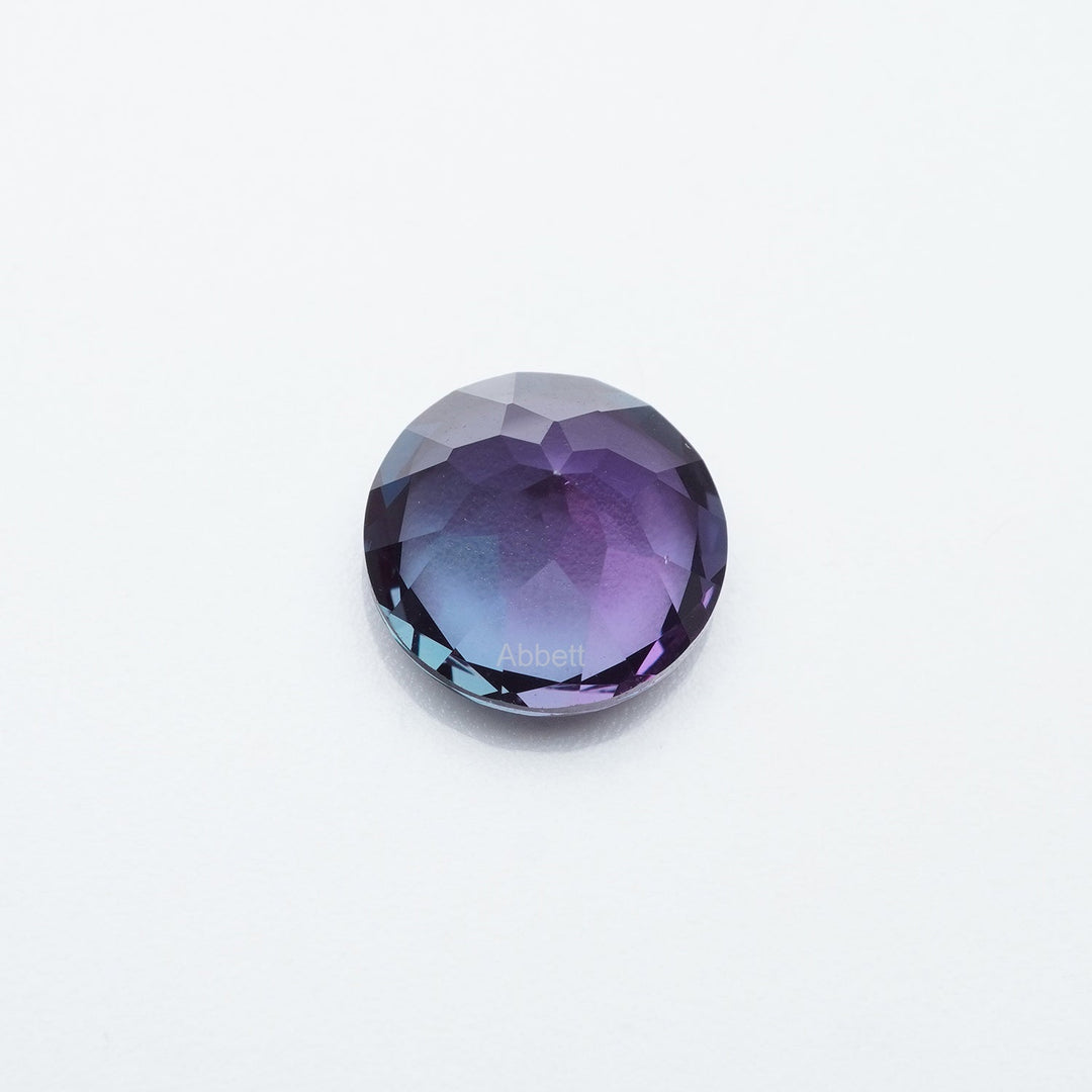 Round lab grown alexandrite