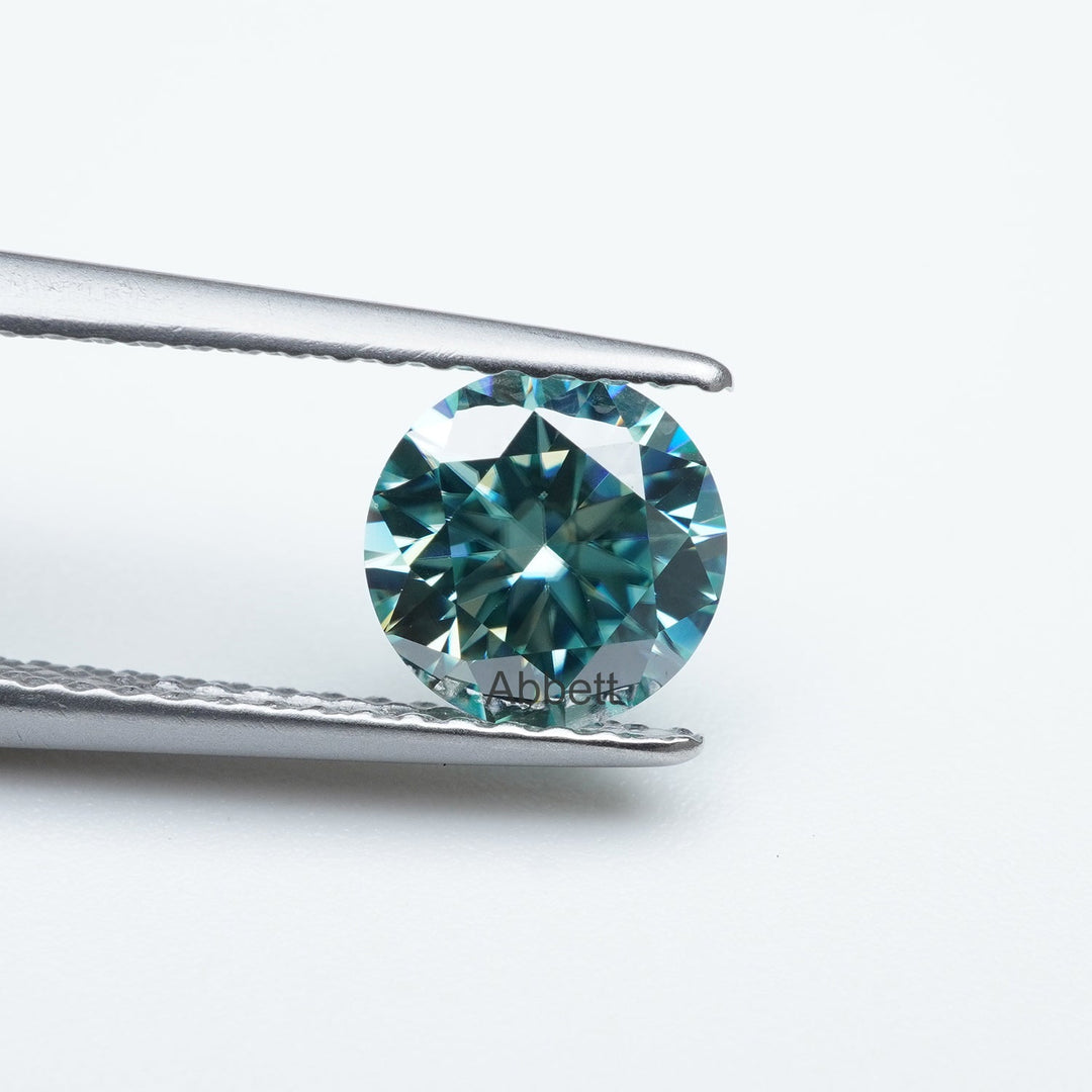 Round teal moissanite