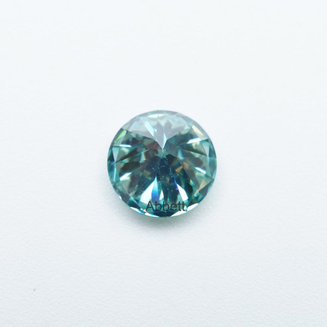 Round teal moissanite