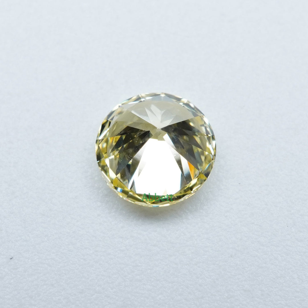 Round lab grown yellow diamond