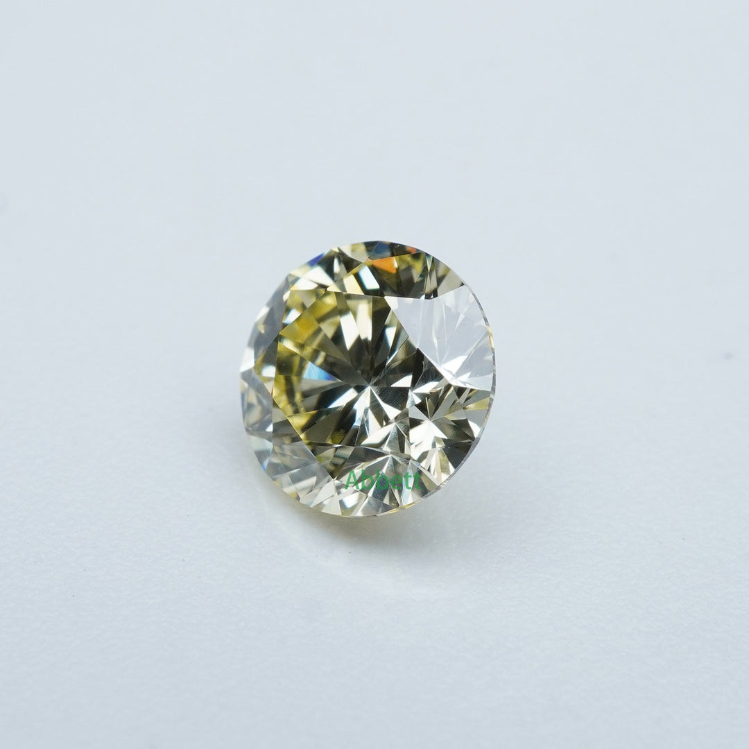 Round lab grown yellow diamond