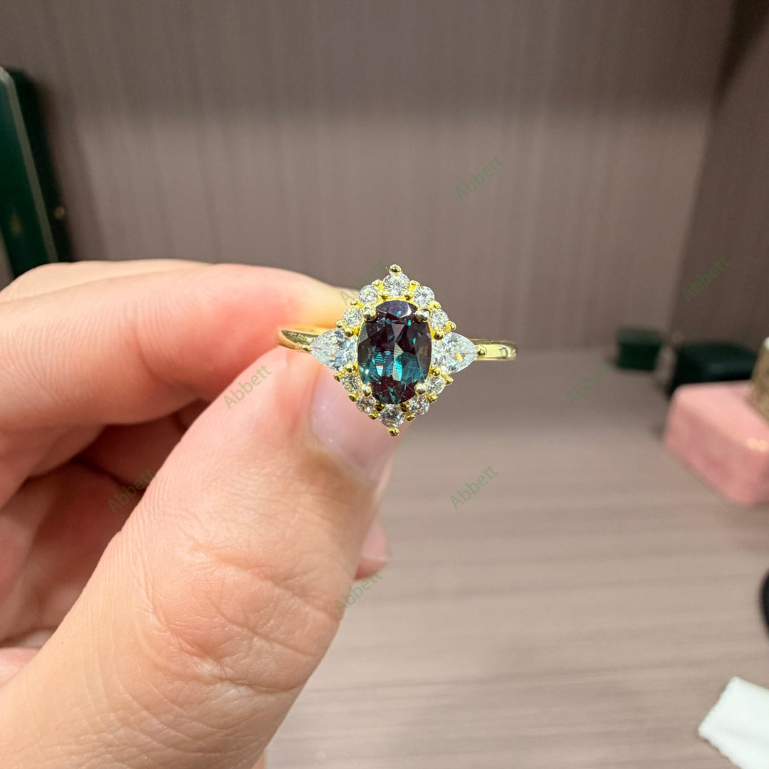 Starburst Diamond Halo Alexandrite Ring | 1.0ct Oval Cut 5x7mm Cosmic Radiant Engagement Ring