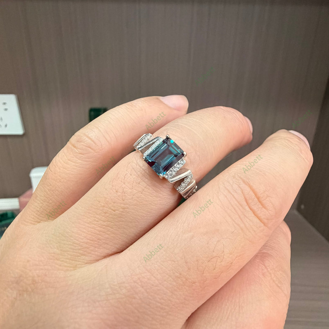 Vintage Art Deco Lab-Grown Alexandrite Zigzag Ring | 1.78ct Emerald Cut Geometric Diamond Band