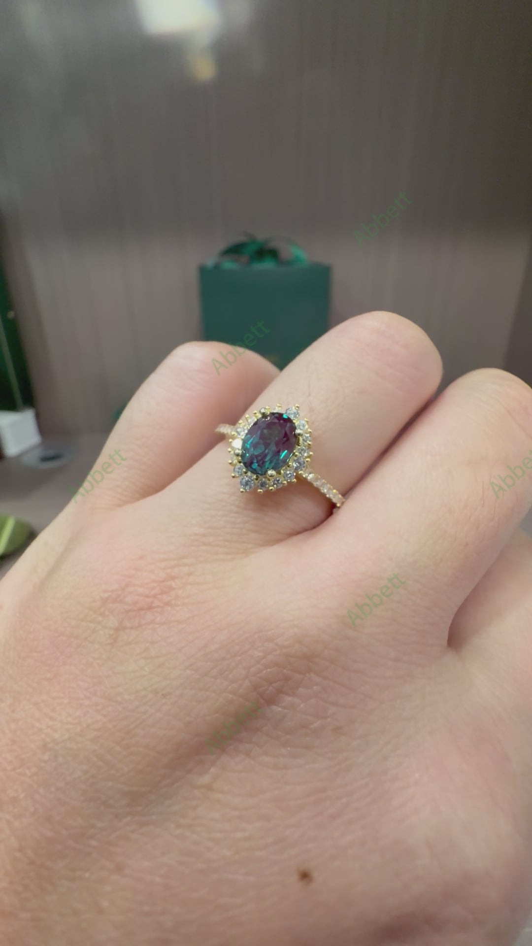 Lab Grown Alexandrite Ring 1.5ct Oval Cut 6x8mm Sunburst Diamond Halo Engagement Ring Color-Change Fine Jewelry