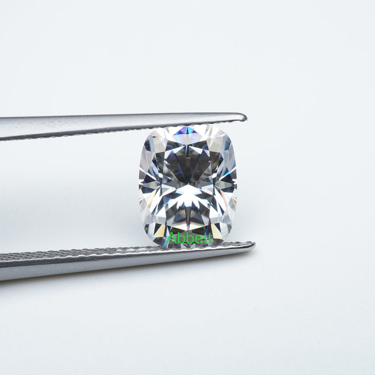 Antique cushion D FL moissanite