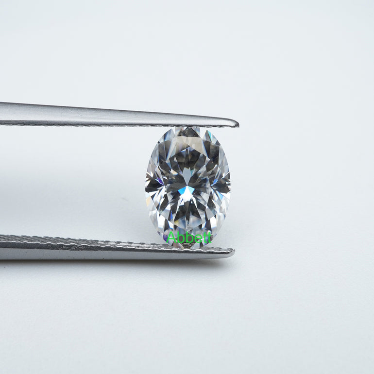 Oval D FL moissanite