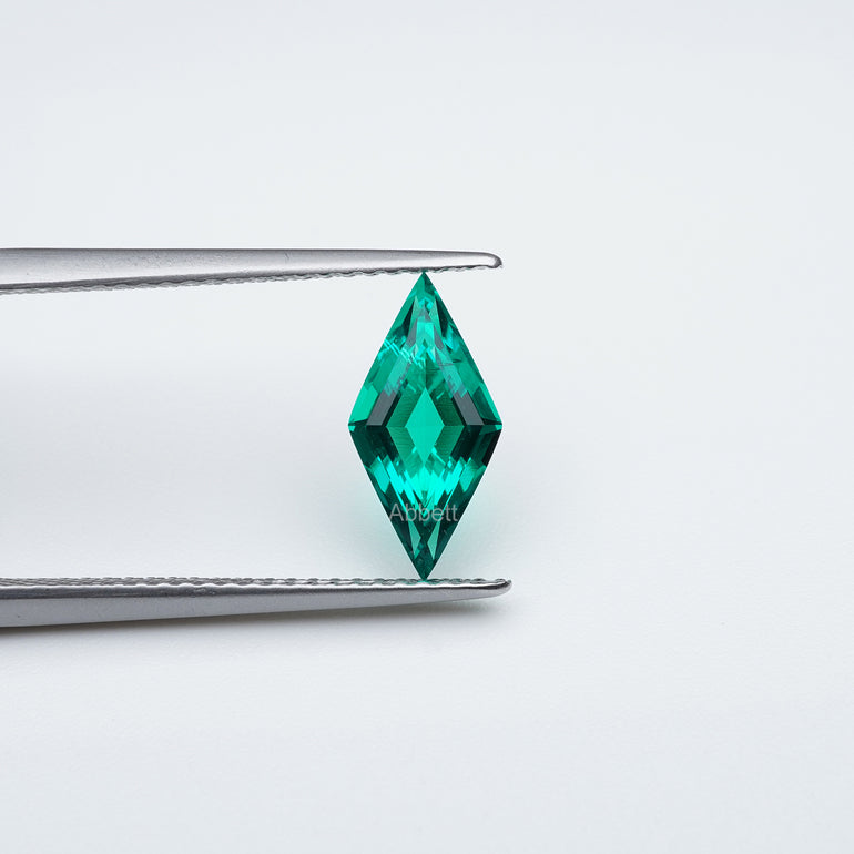 Kite lab grown emerald
