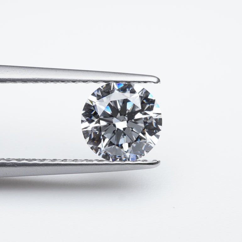 Round lab grown diamond