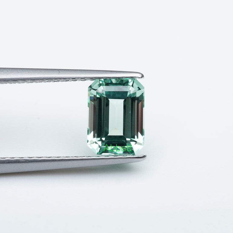 Emerald lab grown green sapphire