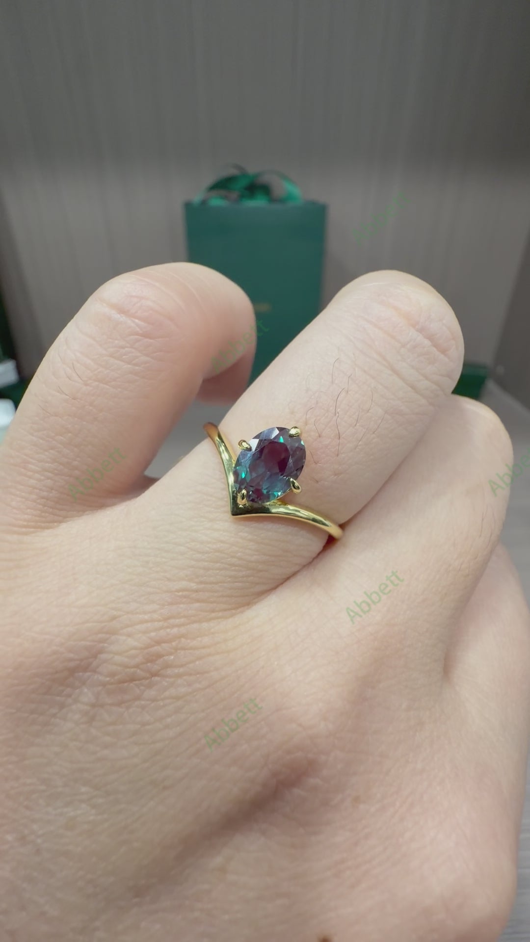 Minimalist Lab Grown Alexandrite Solitaire 1.5ct Oval 6x8mm V-Shape Chevron Band Ring